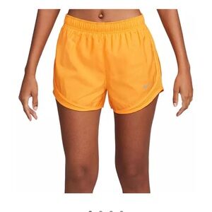 NWT Nike XS Dri-Fit tempo shorts